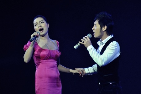 Ngắm các cặp song ca trong đêm “Hoa cúc vàng tháng 3” - 4