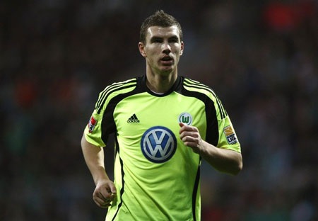 Milan “bó tay” thương vụ Dzeko - 1