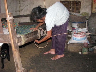 Người đàn bà cùng cực mơ được cỗ quan tài - 2