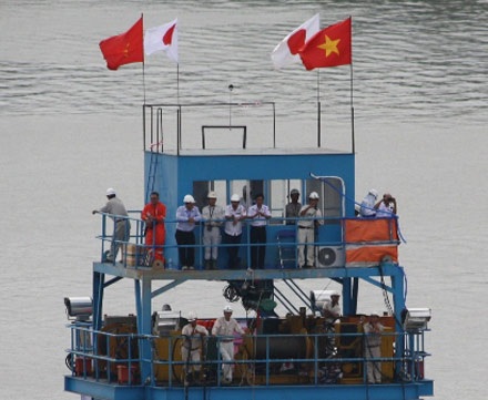 Hành trình lai dắt đốt hầm dìm đầu tiên - 12 Hành trình lai dắt đốt hầm dìm đầu tiên - 12