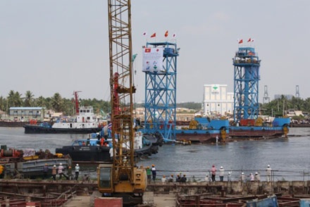 Hành trình lai dắt đốt hầm dìm đầu tiên - 18 Hành trình lai dắt đốt hầm dìm đầu tiên - 18