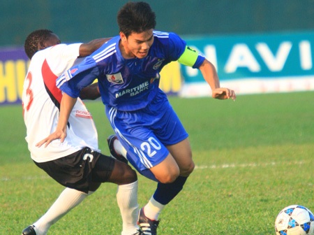 B. Bình Dương ngã ngựa trên sân nhà - 1