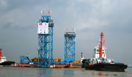 Hành trình lai dắt đốt hầm dìm đầu tiên - 5 Hành trình lai dắt đốt hầm dìm đầu tiên - 5
