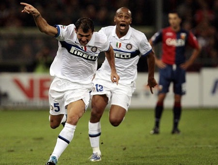 Inter - Genoa: Củng cố ngôi đầu - 1 Inter - Genoa: Củng cố ngôi đầu - 1