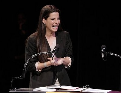 Sandra Bullock tự tin nhận giải… Mâm xôi vàng - 2 Sandra Bullock tự tin nhận giải… Mâm xôi vàng - 2
