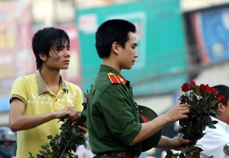 Đàn ông và ngày dành cho “một nửa thế giới” - 15 Đàn ông và ngày dành cho “một nửa thế giới” - 15