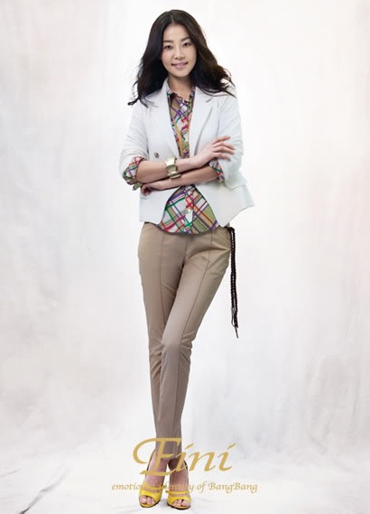 Han Ji Hye rực rỡ với thời trang Bang Bang - 1 Han Ji Hye rực rỡ với thời trang Bang Bang - 1