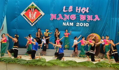 Lung linh sắc hội Thẳm Bua - 1