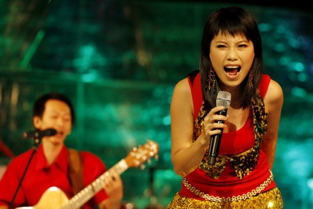 Cặp đôi “Thềm nhà có hoa” về sống chung nhà - 2 Cặp đôi “Thềm nhà có hoa” về sống chung nhà - 2
