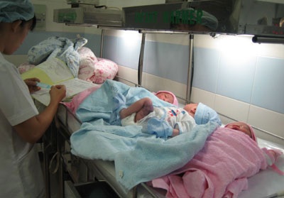 7 trường hợp được sinh con thứ ba - 1 7 trường hợp được sinh con thứ ba - 1