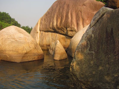 Kỳ quan Đá nhảy, Ngầm đôi - 4