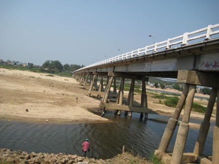 Sông Trà Khúc hóa “sa mạc” - 1 Sông Trà Khúc hóa “sa mạc” - 1