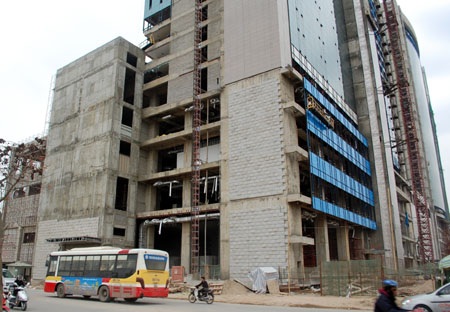 Rơi từ tầng 16, một nam công nhân tử vong - 1