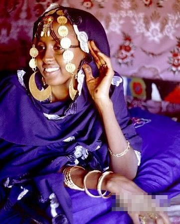 Cô dâu phương Đông trong trang phục cưới truyền thống - 11