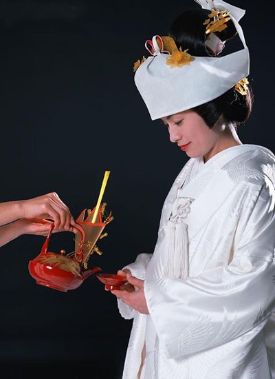 Cô dâu phương Đông trong trang phục cưới truyền thống - 9