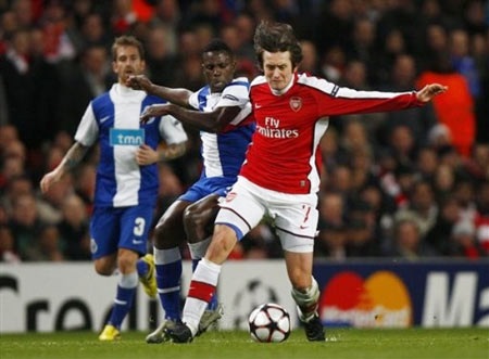 Hủy diệt Porto, Arsenal hiên ngang vào Tứ kết - 2 Hủy diệt Porto, Arsenal hiên ngang vào Tứ kết - 2