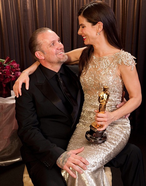 Chồng Sandra Bullock khen vợ hết lời - 2