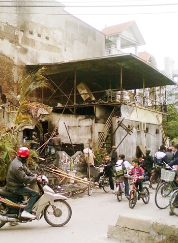 “Bà hỏa” lại thiêu rụi một kho hàng ở Thanh Xuân - 4