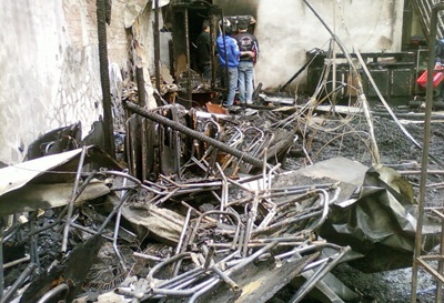 “Bà hỏa” lại thiêu rụi một kho hàng ở Thanh Xuân - 5