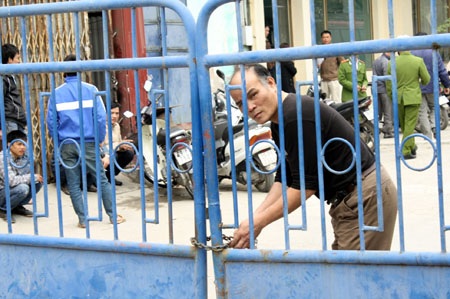 “Bà hỏa” lại thiêu rụi một kho hàng ở Thanh Xuân - 3