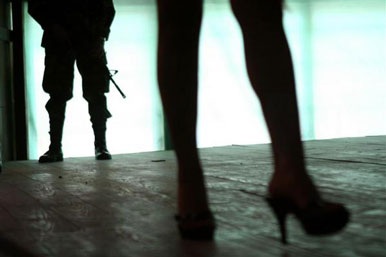 Những “hoa hậu” sau song sắt - 10