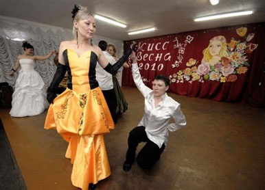 Những “hoa hậu” sau song sắt - 5