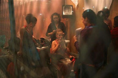 Những “hoa hậu” sau song sắt - 14