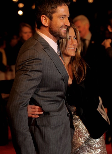 Jennifer Aniston “thân mật” với bạn diễn trên thảm đỏ - 1 Jennifer Aniston “thân mật” với bạn diễn trên thảm đỏ - 1