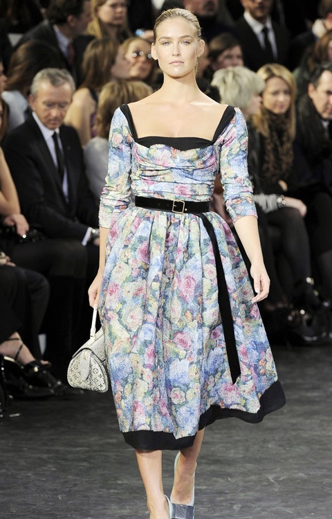 Dàn siêu mẫu gợi cảm hội tụ trong show Louis Vuitton  - 12