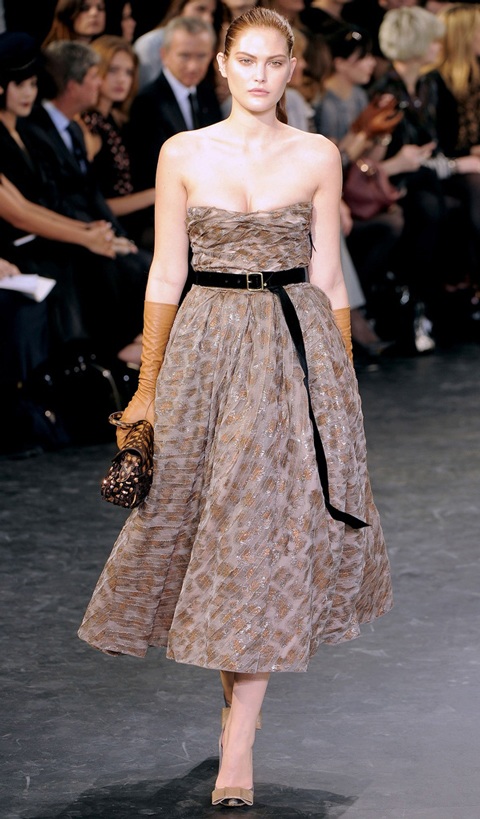 Dàn siêu mẫu gợi cảm hội tụ trong show Louis Vuitton  - 6