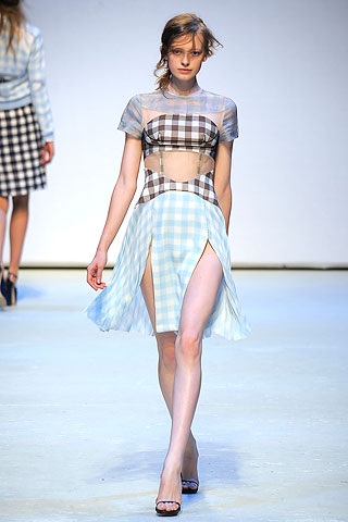 BST xuân hè 2010 của Christopher Kane  - 7