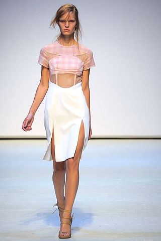 BST xuân hè 2010 của Christopher Kane  - 12