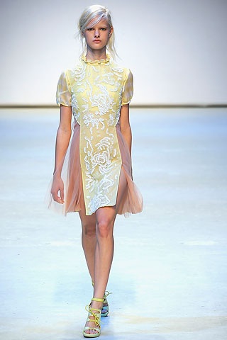 BST xuân hè 2010 của Christopher Kane  - 19