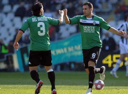 Dẫn trước 3 bàn, Juventus lại mất điểm tệ hại - 3