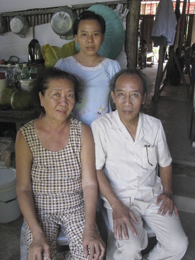 Chuyện lương y “không nhà” nuôi hàng chục đứa con - 2 Chuyện lương y “không nhà” nuôi hàng chục đứa con - 2