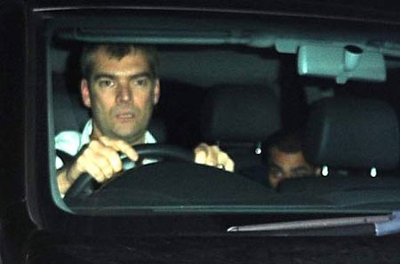 Ashley Cole dùng “khổ nhục kế” với Cheryl - 2 Ashley Cole dùng “khổ nhục kế” với Cheryl - 2