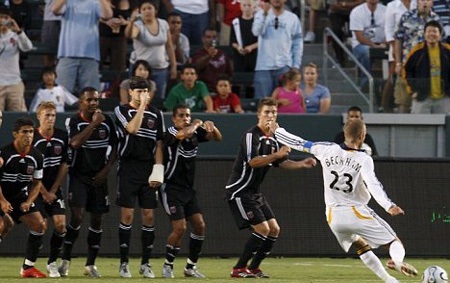 Đỉnh cao và vực sâu trong sự nghiệp của Beckham - 5 Đỉnh cao và vực sâu trong sự nghiệp của Beckham - 5