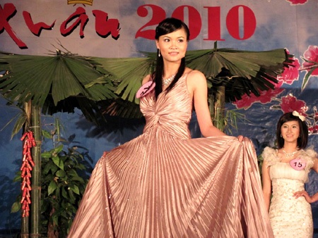 “Sắc xuân” của sinh viên Kinh tế - 6