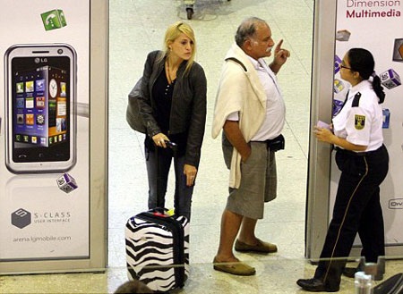 Bồ của Tevez công khai cuộc tình vụng trộm - 1