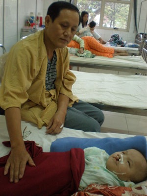 Đứa trẻ sinh ra “không được” khóc - 1