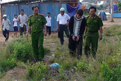 Bình Định: Bênh bạn, đâm chết người - 1 Bình Định: Bênh bạn, đâm chết người - 1