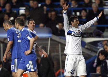 Hạ gục Chelsea ngay tại Stamford Bridge, Inter vào tứ kết - 2 Hạ gục Chelsea ngay tại Stamford Bridge, Inter vào tứ kết - 2