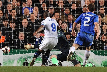 Hạ gục Chelsea ngay tại Stamford Bridge, Inter vào tứ kết - 1 Hạ gục Chelsea ngay tại Stamford Bridge, Inter vào tứ kết - 1