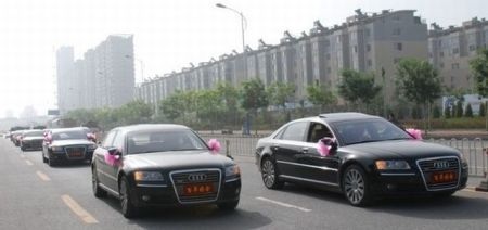 Video đám cưới toàn xe “khủng” ở Trung Quốc - 16