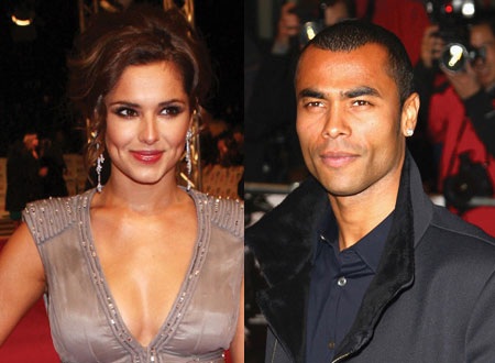 Ashley Cole lại ra “chiêu” với Cheryl - 1 Ashley Cole lại ra “chiêu” với Cheryl - 1