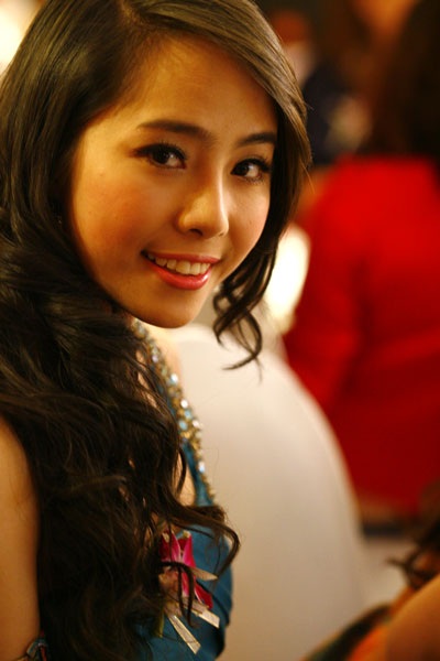 Hoa hậu Thu Thủy xuất hiện đầy cá tính - 4 Hoa hậu Thu Thủy xuất hiện đầy cá tính - 4