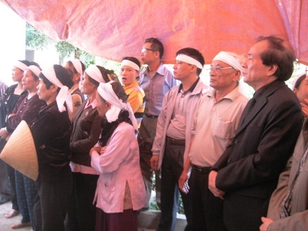 Nghẹn ngào phút tiễn đưa một hồn thơ  - 2