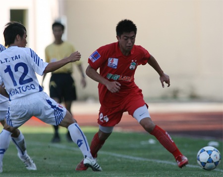 “Tướng” Chung mong ngóng sự phục vụ của Lee Nguyễn - 1 “Tướng” Chung mong ngóng sự phục vụ của Lee Nguyễn - 1
