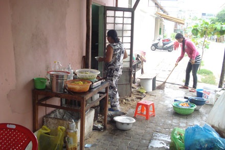 Đà Nẵng: Cơm “bụi” quá trời... bụi - 1 Đà Nẵng: Cơm “bụi” quá trời... bụi - 1