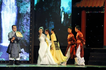 Dương Triệu Vũ tình tứ với Lệ Quyên - 15 Dương Triệu Vũ tình tứ với Lệ Quyên - 15